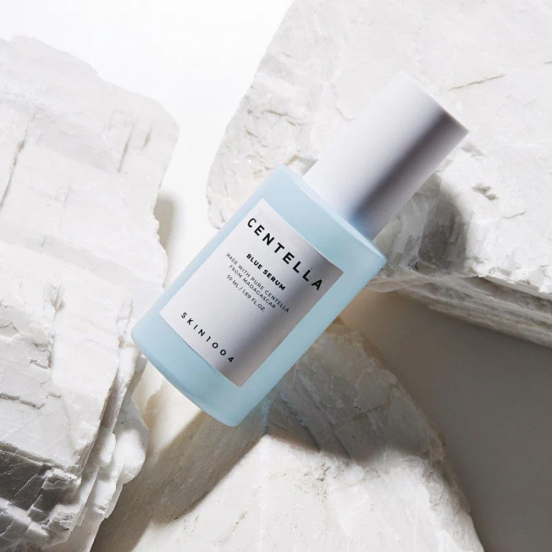 সেন্টেলা এশিয়াটিকা হায়ালুরোনিক অ্যাসিড এসেন্স জল ময়শ্চারাইজ করে, ত্বকের অবস্থার উন্নতি করে এবং ত্বককে শক্ত করে 30 মিলি